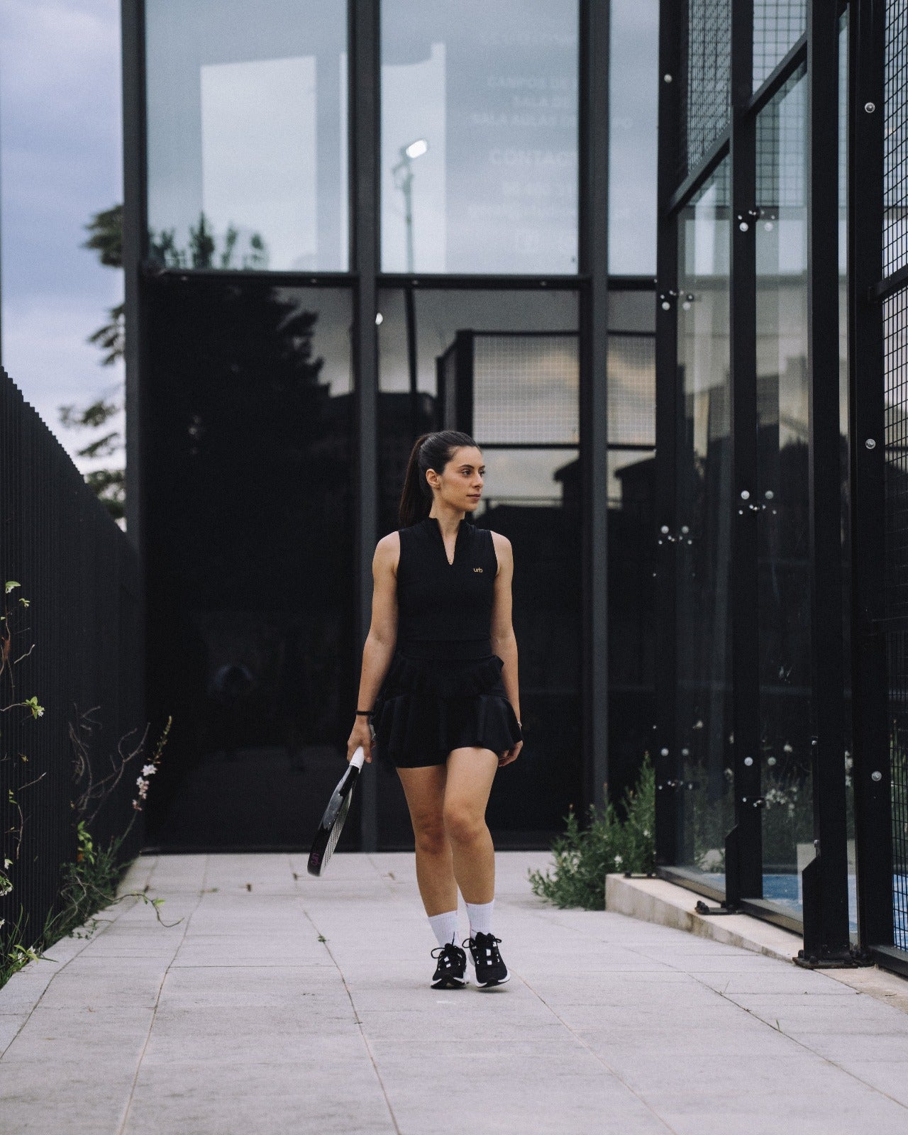 Vestido Folhos Preto